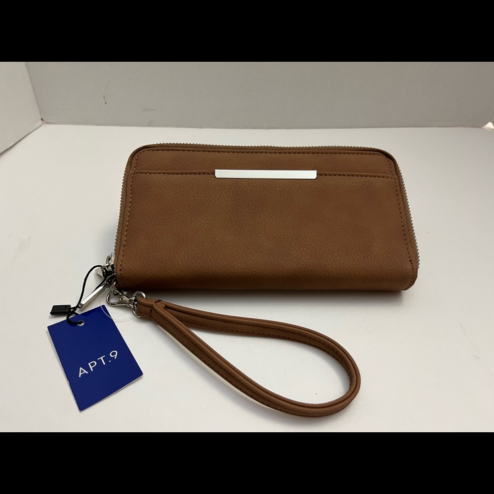 Kohls Apt 9 wristlet wallet